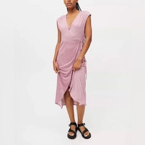 NWT URBAN OUTFITTERS ZINA WRAP MIDI DRESS SIZE MEDIUM IN PINK/ROSE